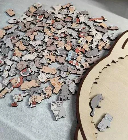 135-Piece Morandi-Colored Cat Shaped Wooden Jigsaw Puzzle