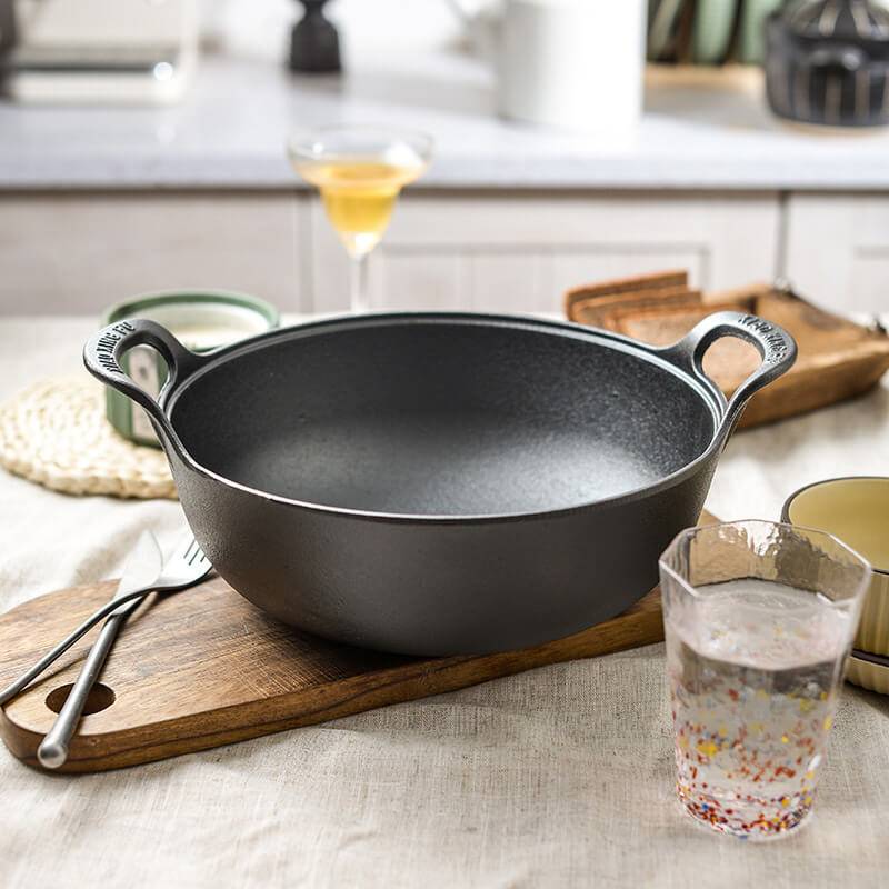 Uncoated Thick Iron Pot with Lid