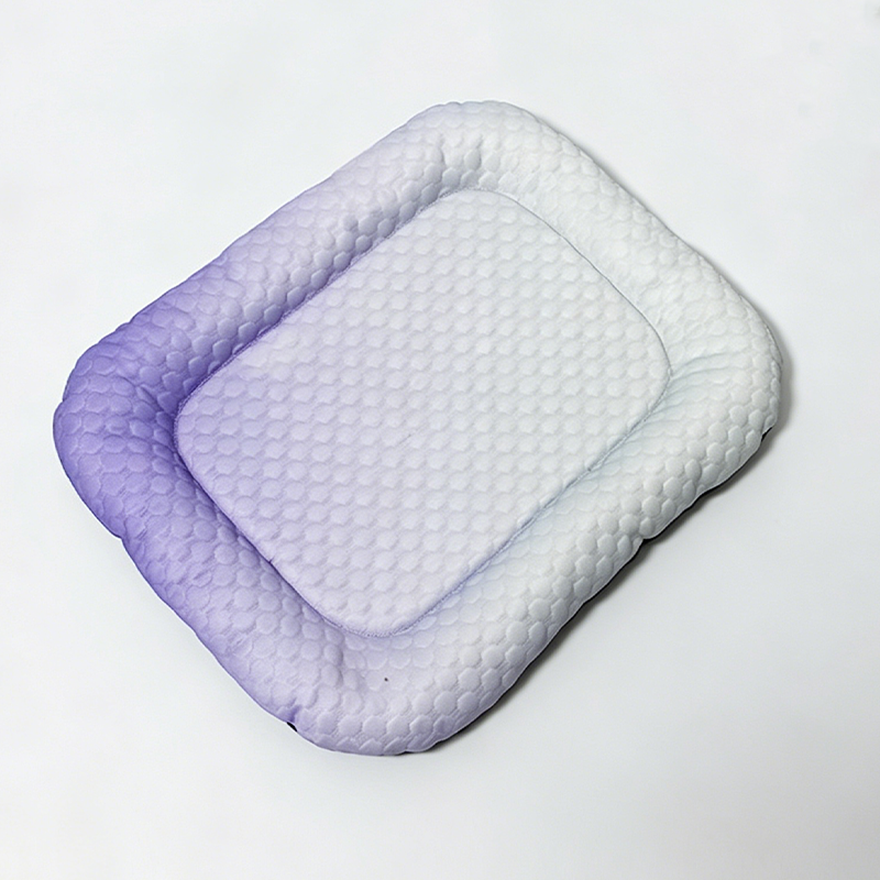 Cooling Gel Mat for Pets Summer Heat Relief Pad Breathable Non-Toxic Cool Sleeping Mat for Dogs Cats