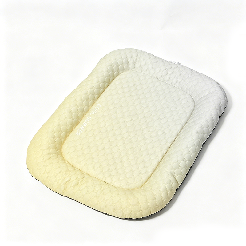 Cooling Gel Mat for Pets Summer Heat Relief Pad Breathable Non-Toxic Cool Sleeping Mat for Dogs Cats