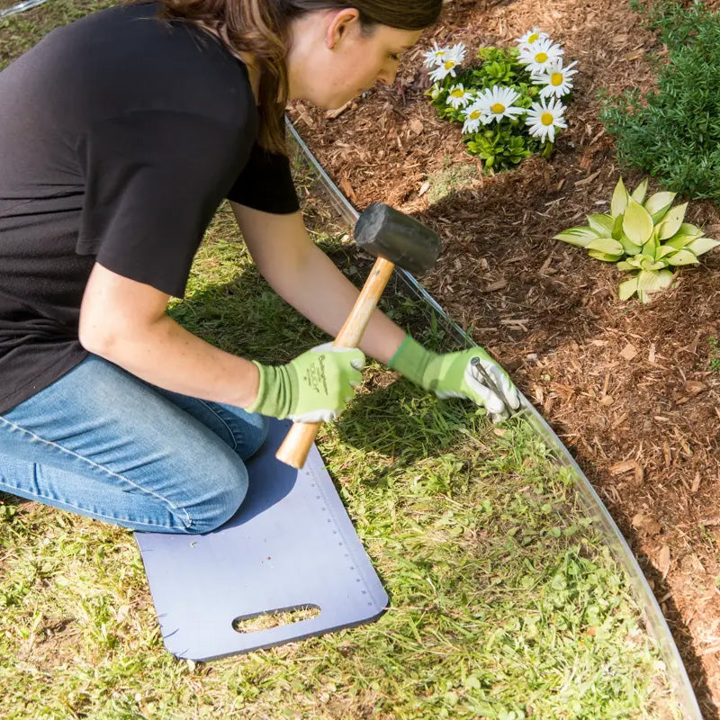 Garden Edging Roll 10m with 30 Pegs Durable PE Plastic Easy Cut-to-Size Neat Lawn Borders